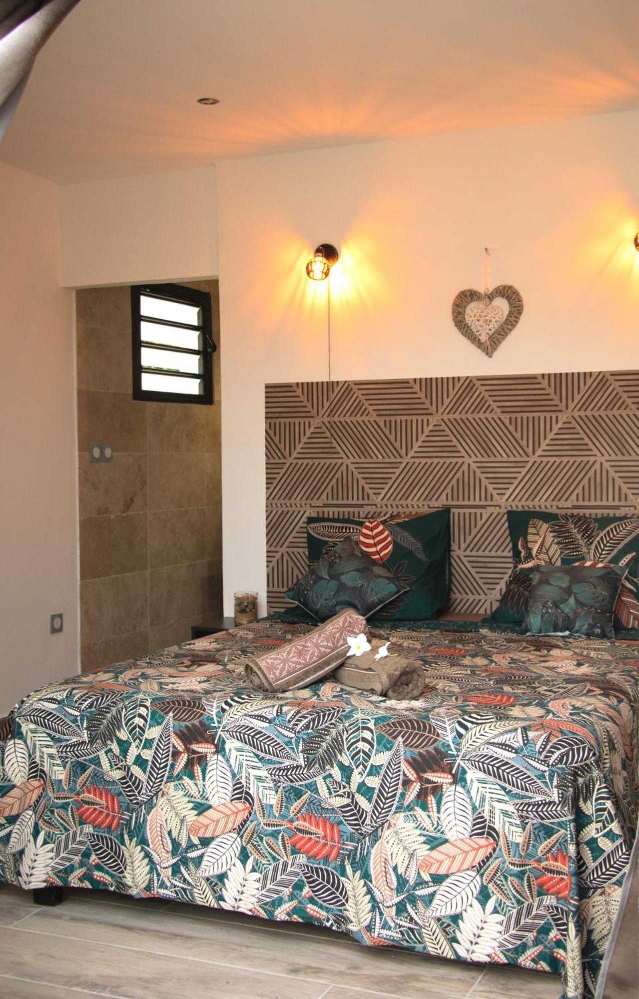 Le Beau Vallon 1- Jacuzzi Privatif Et Piscine Chauffee Partagee Saint-Benoît Extérieur photo