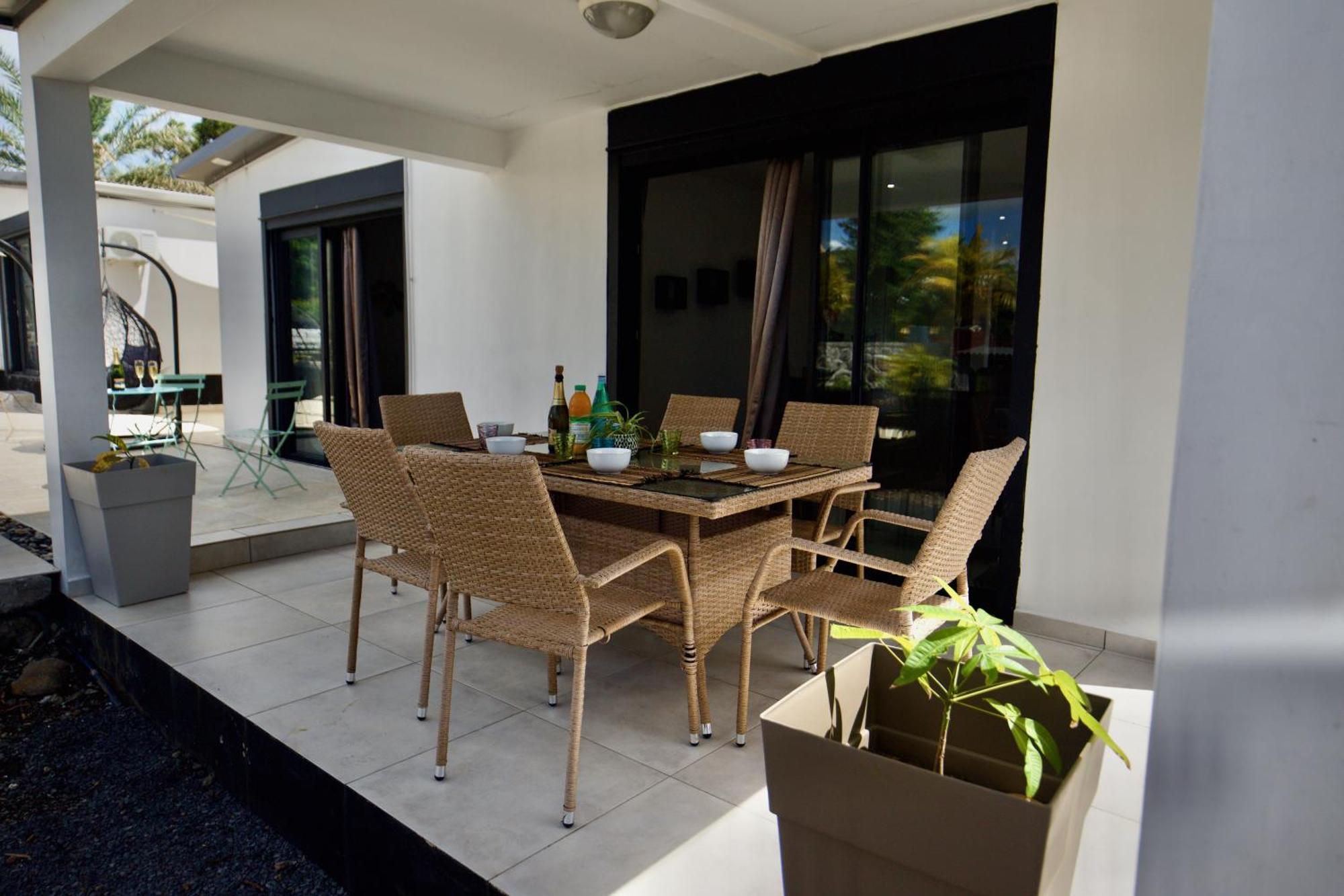 Le Beau Vallon 1- Jacuzzi Privatif Et Piscine Chauffee Partagee Saint-Benoît Extérieur photo