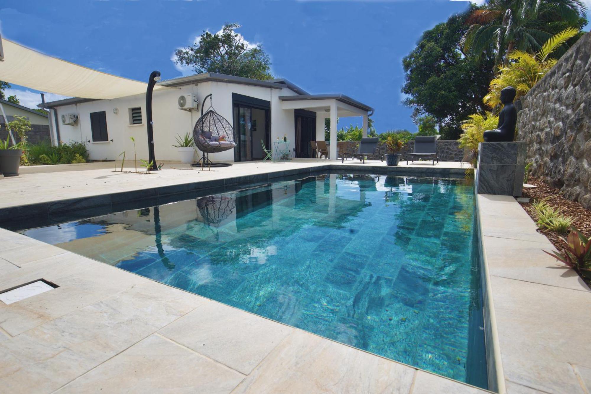 Le Beau Vallon 1- Jacuzzi Privatif Et Piscine Chauffee Partagee Saint-Benoît Extérieur photo